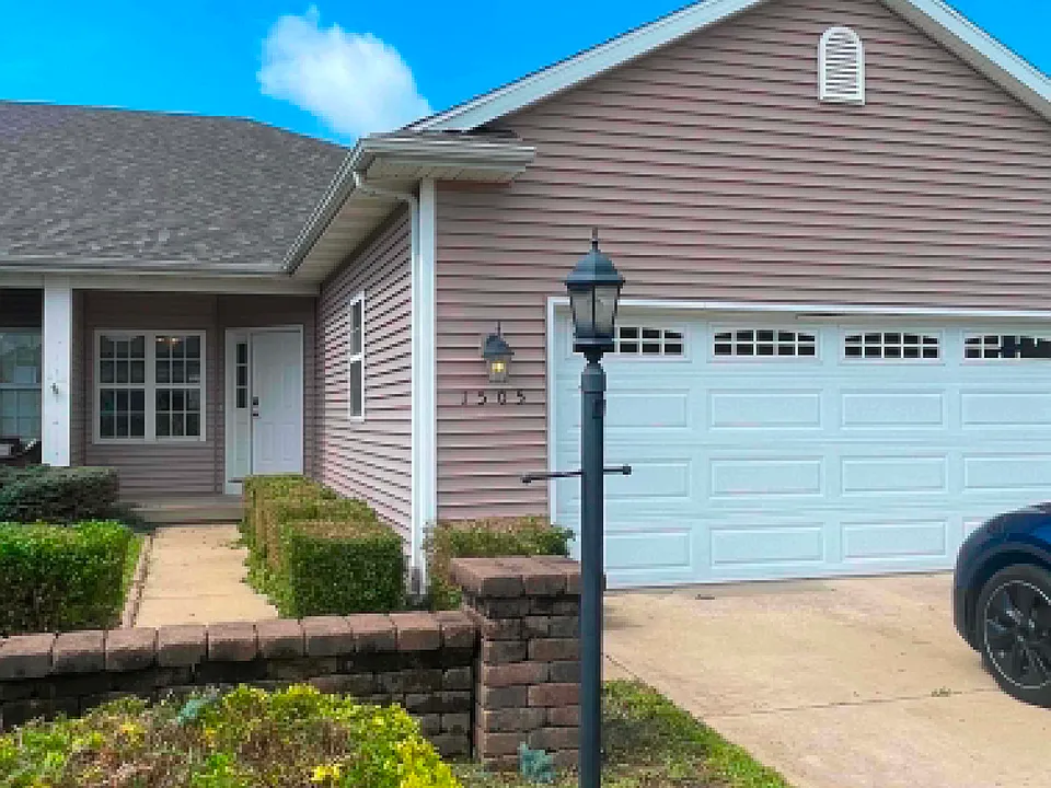 1505 Stonebluff Ct