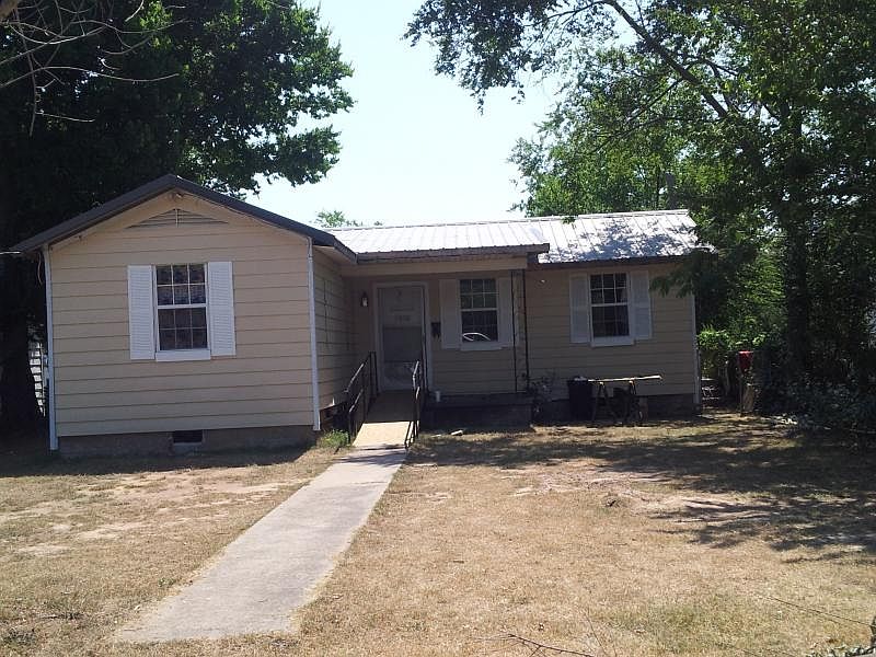 2nd image of 4524 Gum St