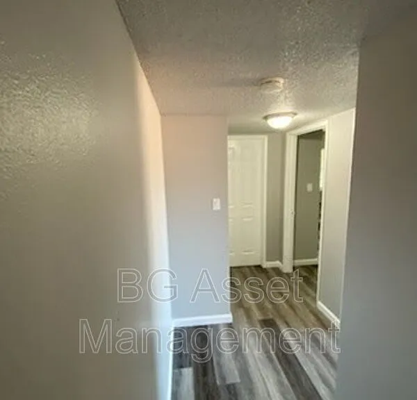 2417 Northrop Ave #4 — Photo 11