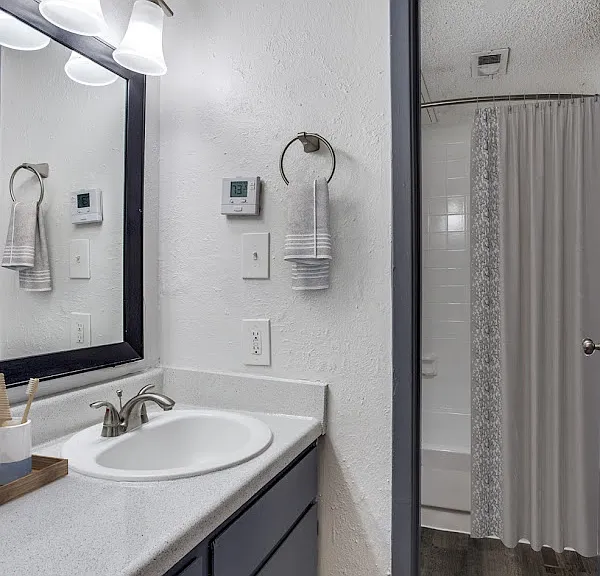 601 Bellaire Dr — Photo 14