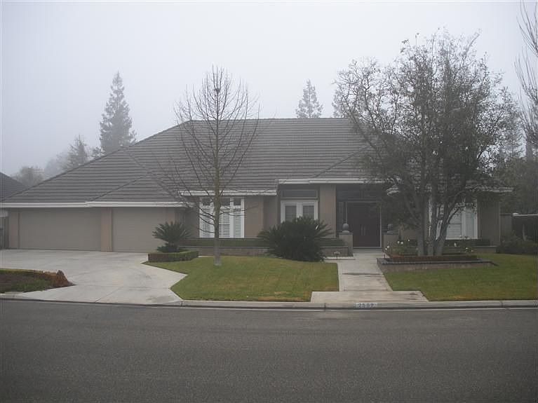 2nd image of 2552 W Beechwood Ave