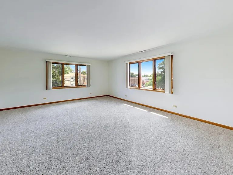 920 N Northwest Hwy #2 — Photo 8