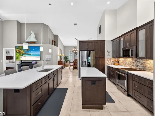 9514 Mariners Cove Ln, Fort Myers, FL 33919
