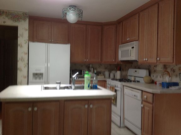 2nd image of 17012 Odell Ave