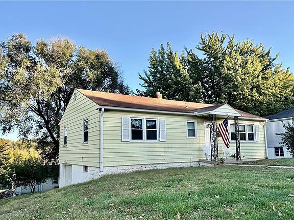 2nd image of 1831 Martha Ln