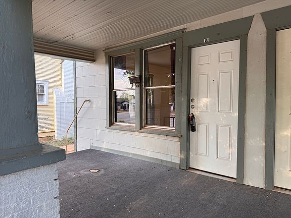 3rd image of 1512 Kemp Blvd