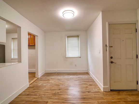 2nd image of 373 Sommerville Pl #2