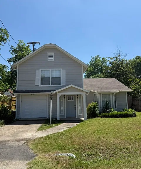 308 W Elm St — Photo 1