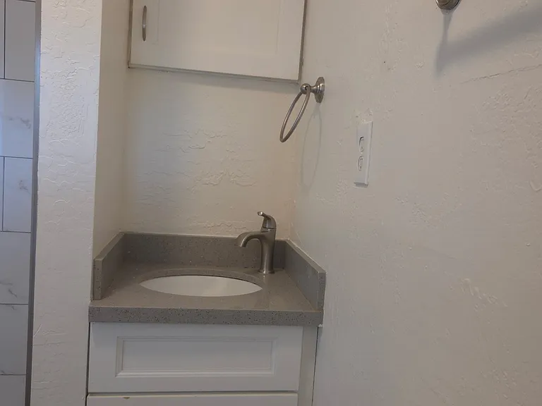 Bathroom sink