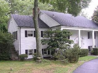 28 Kirkbrae Dr, Lincoln, RI 02865