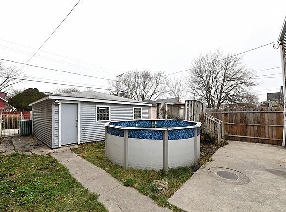 3rd image of 1244 S East Ave