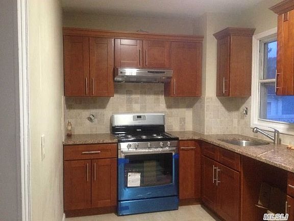 4th image of 10923 217th St
