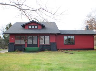 111 S Center St, Dundee, IA 52038