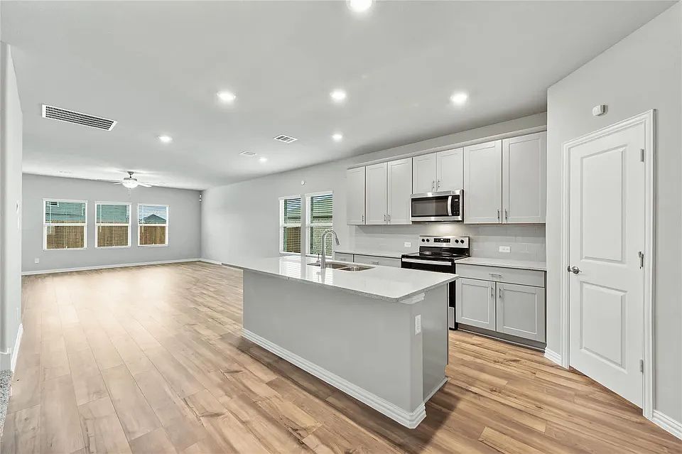 1st image of 3273 McCallister Way