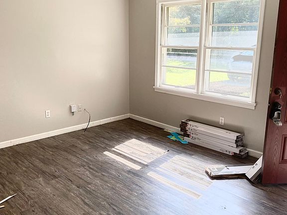 4th image of 5211 Vassar Ave