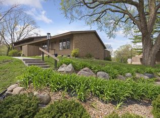 72 Walden St, Burnsville, MN 55337