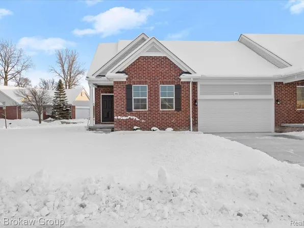 1470 Lincoln St, Lapeer, MI 48446