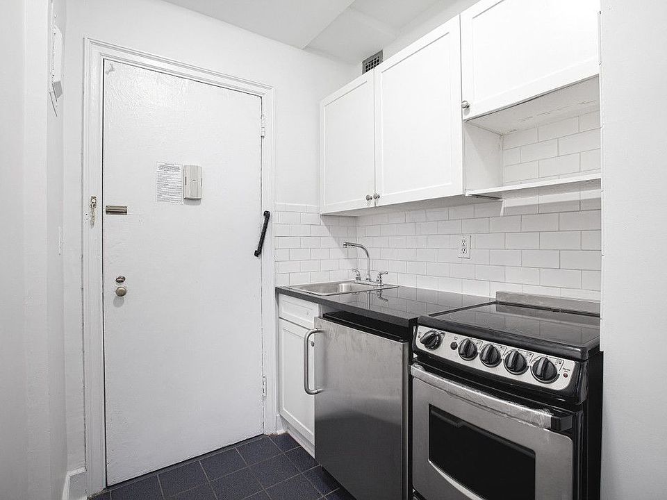 1st image of 307 E 44th St APT 1122