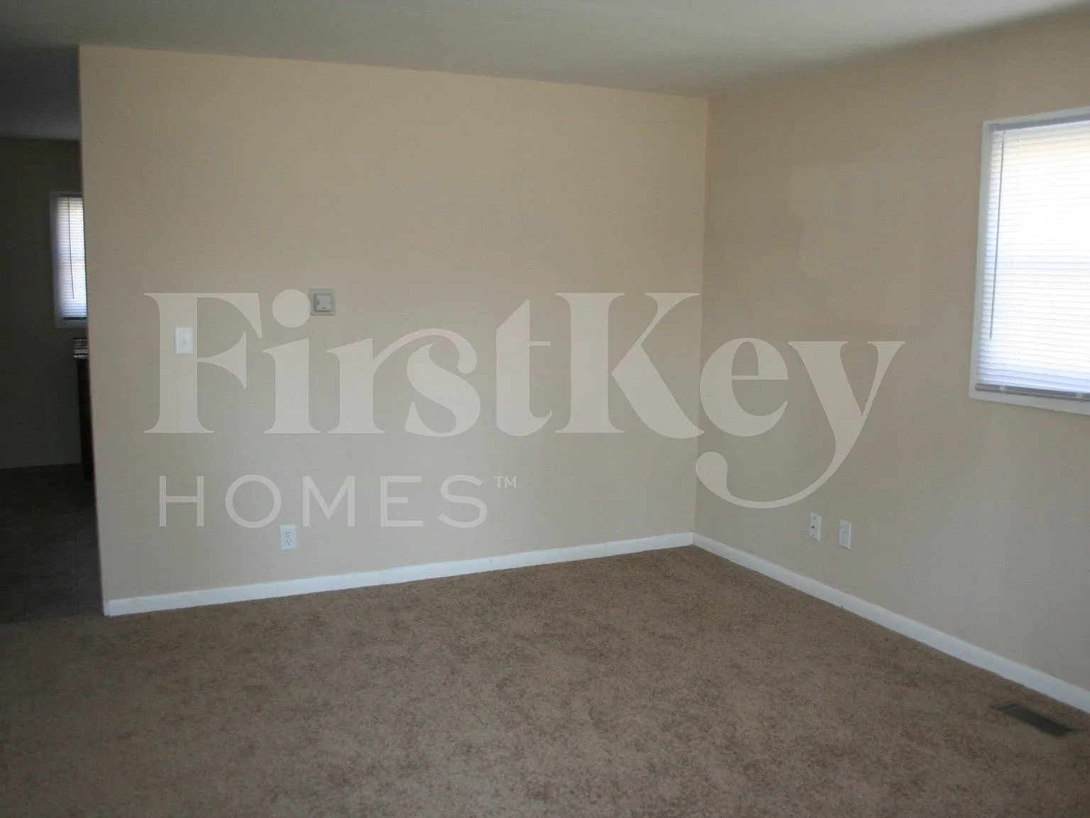 3 bed, 1.0 bath, 1100 sqft, $1,695 — Photo 2