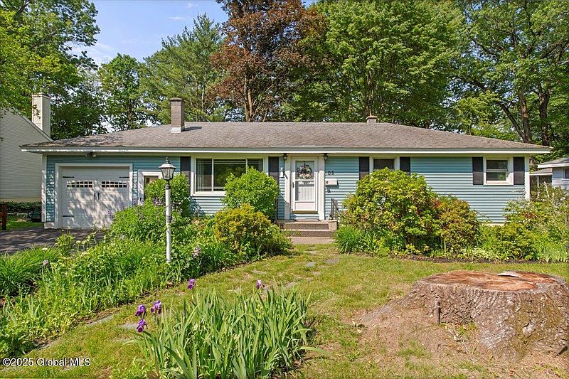 3rd image of 42 Brockley Drive
