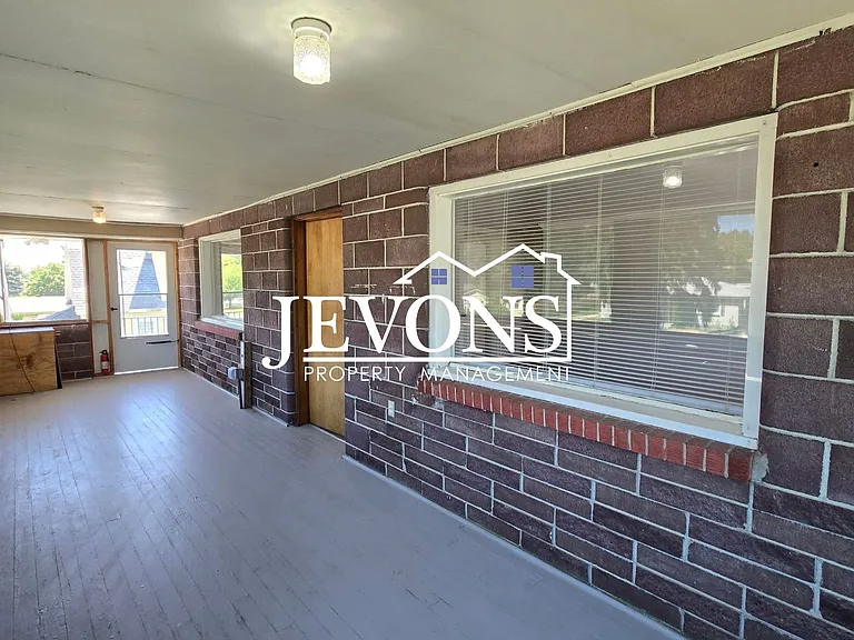 708 W Home Ave #3 — Photo 8