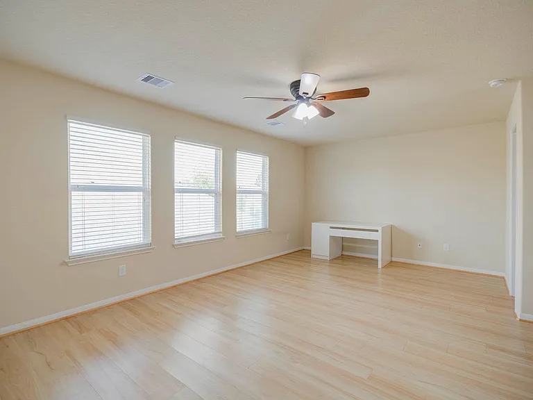 15115 Russet Bend Ln — Photo 32