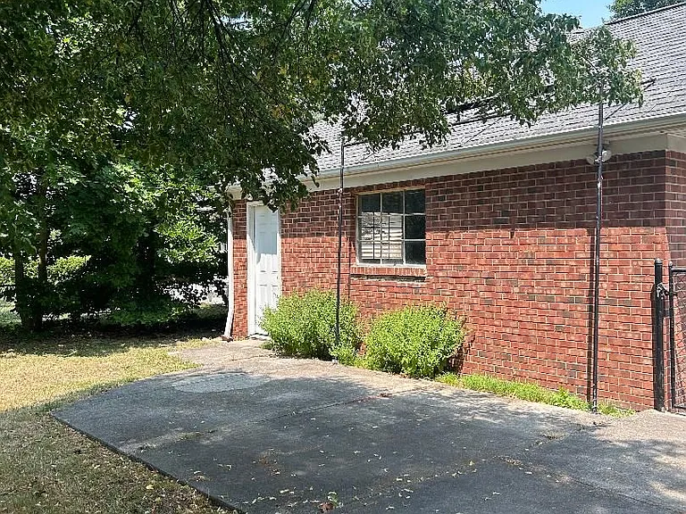 4854 Edsal Dr — Photo 61