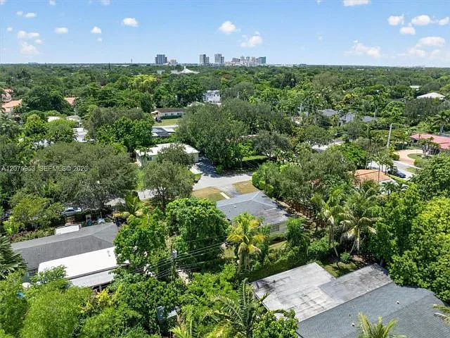 3 bed, 2.0 bath, 1863 sqft, $5,100 — Photo 3