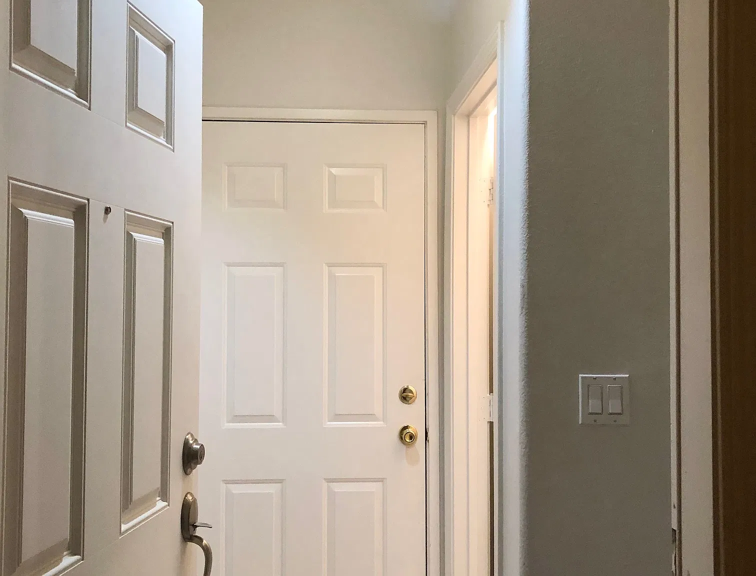 3555 Meridale Dr — Photo 2
