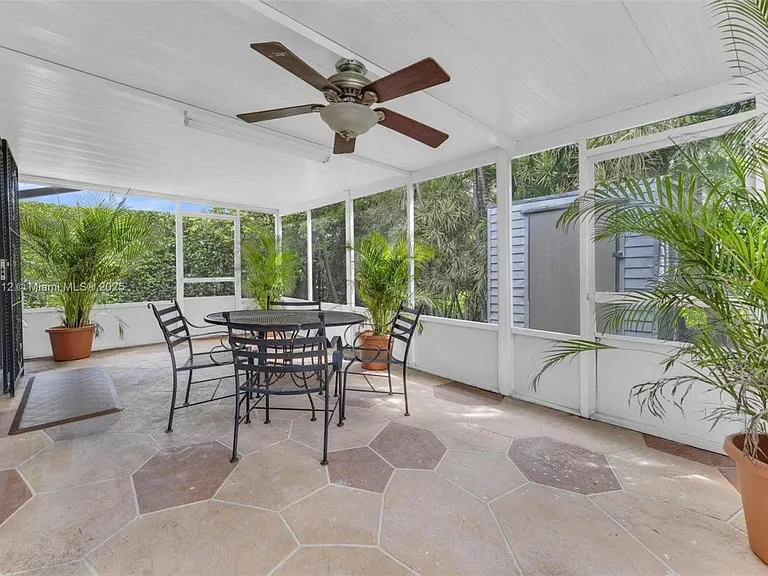 2401 SW 102nd Ave — Photo 21