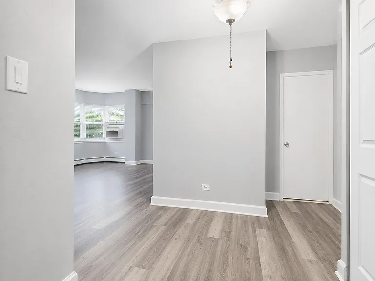 4960 N Marine Dr #214 — Photo 3