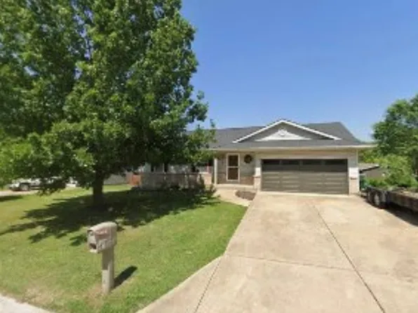 612 Cypress Dr, Pacific, MO 63069
