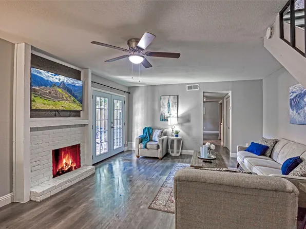 2648 Santa Barbara Dr, Grand Prairie, TX 75052