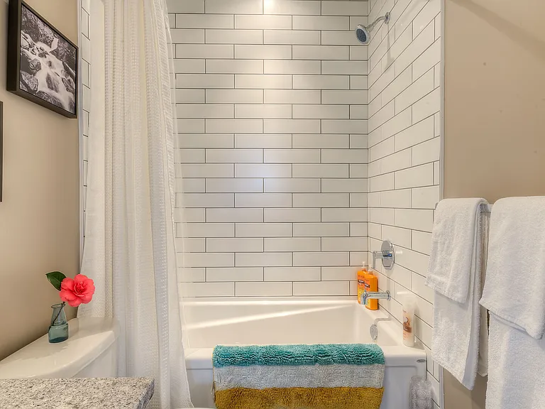 595 Pandora Ave #303 — Photo 16
