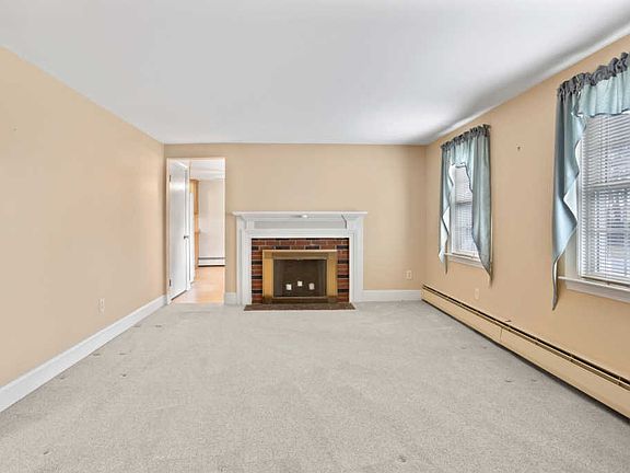 5th image of 349 Long Pond Dr
