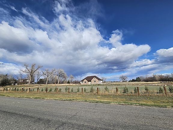 Private on 2.5 Acres