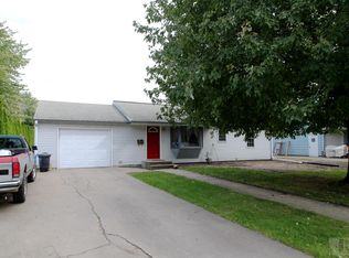 1434 Prairie St, Grinnell, IA 50112