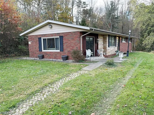 1864 Seven Mile Dr, New Philadelphia, OH 44663