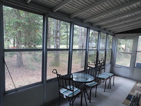 2nd image of 3210 Pineridge Dr