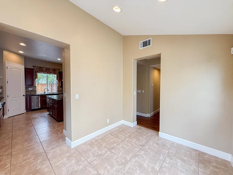 342 Stanforth Ct — Photo 11