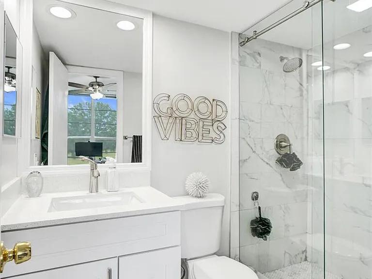 545 Oaks Ln #204 — Photo 8