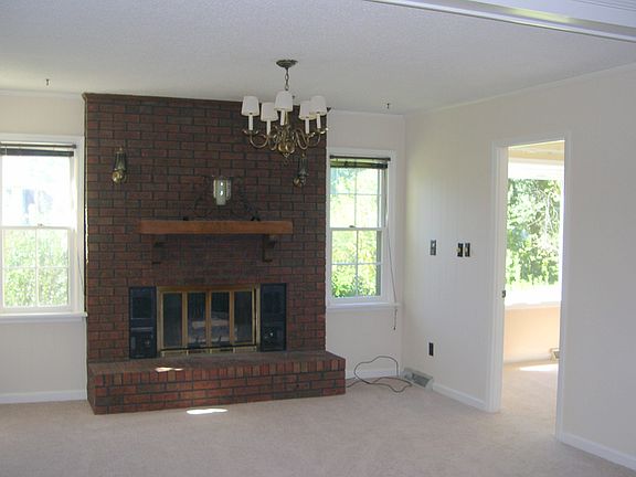 GREAT ROOM WITH FIREPLACE