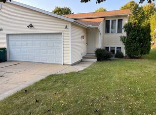229 W Parkview St #A, Cottage Grove, WI 53527