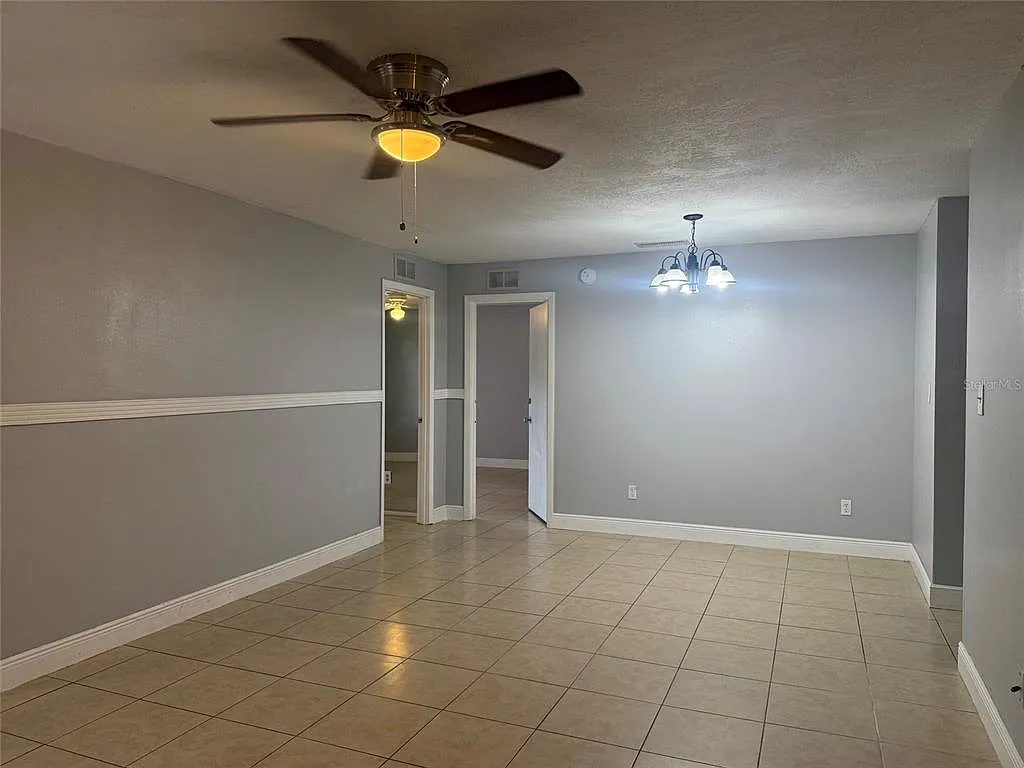 5 bed, 2.0 bath, 1568 sqft, $2,495 — Photo 4