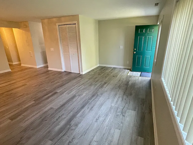 31 Stuart Ave #4 — Photo 2