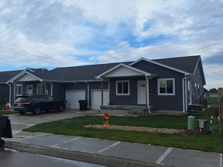 4038-4040 Gus St — Photo 1