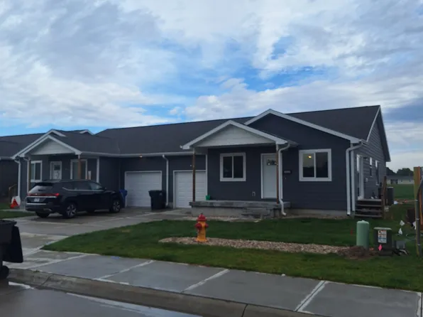 4038-4040 Gus St, Grand Island, NE 68803