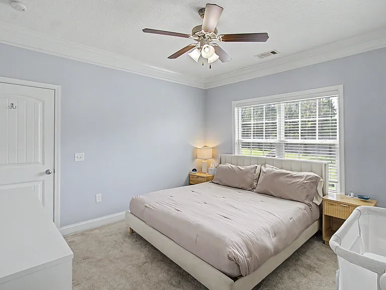 151 Lincoln Way NE — Photo 14