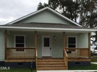 418 Marsh St, Beaufort, NC 28516