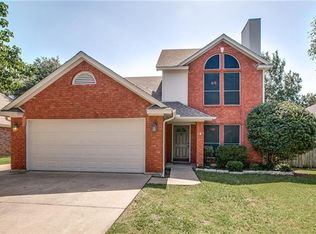 6824 Bernadine St, Watauga, TX 76148
